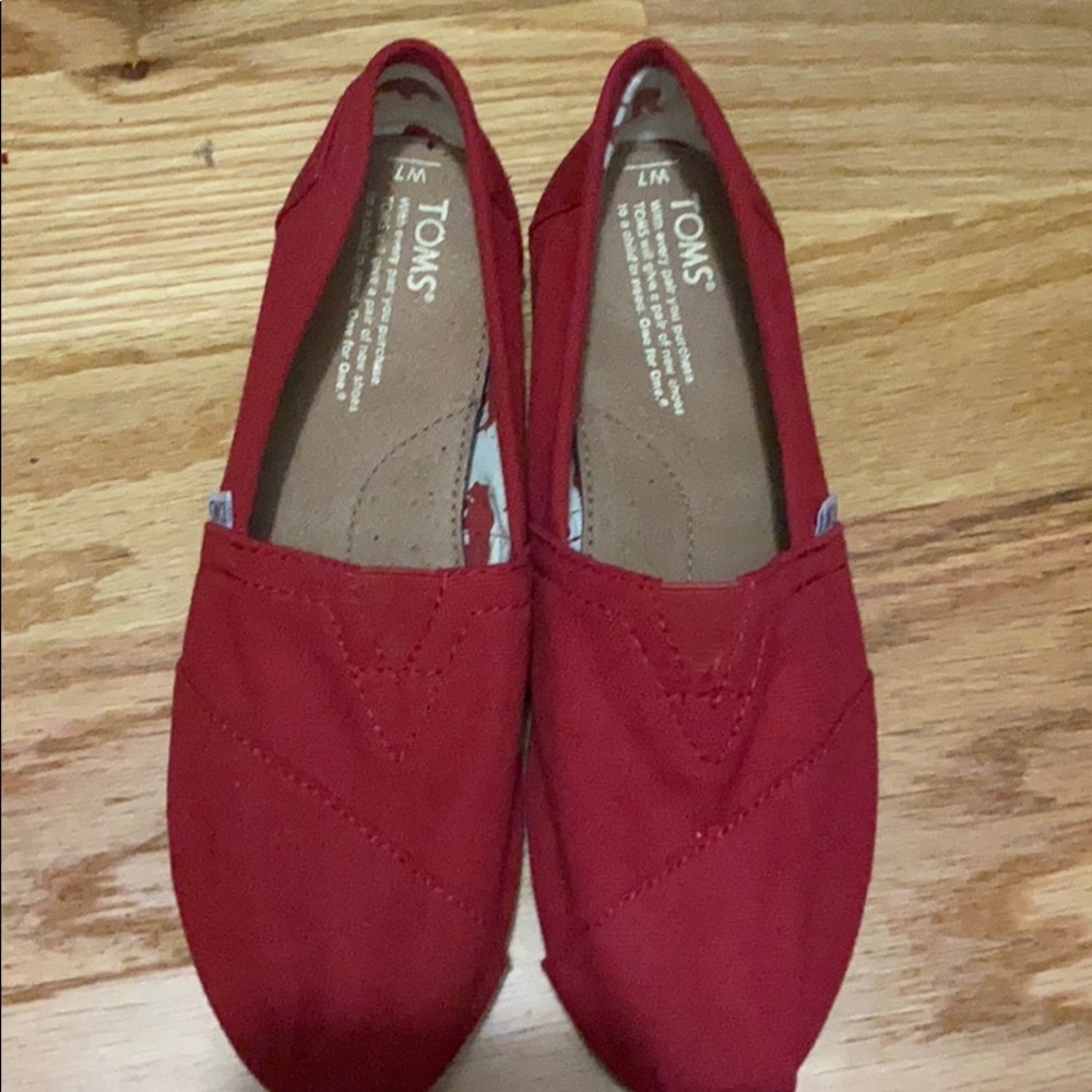 TOMS flats